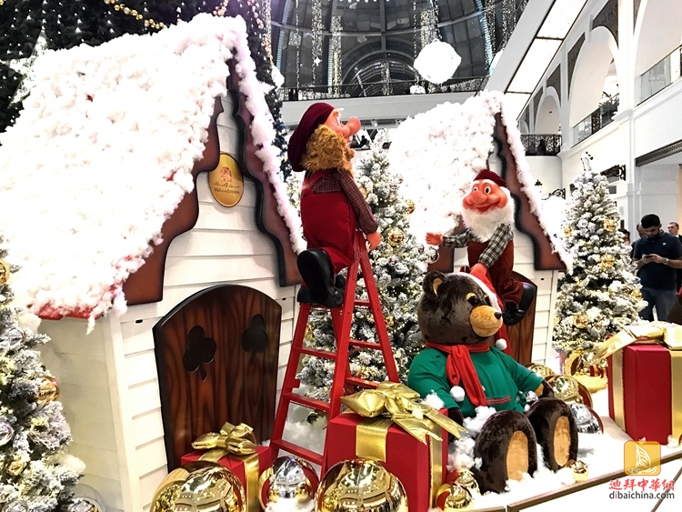 迪拜国家巨大圣诞树,阿联酋皇宫酒店装饰的圣诞树