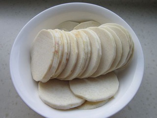 剁椒芋头丸子的做法大全,芋头剁椒蒸排骨湖南做法