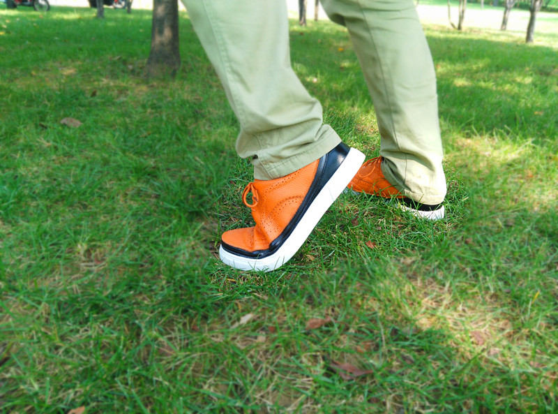 可以自由搭配鞋底的鞋子,一款百搭时尚的鞋子适合宽脚