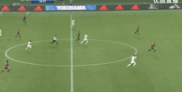 发怒？C罗花式踩单车过人失误失球后怒斥队友