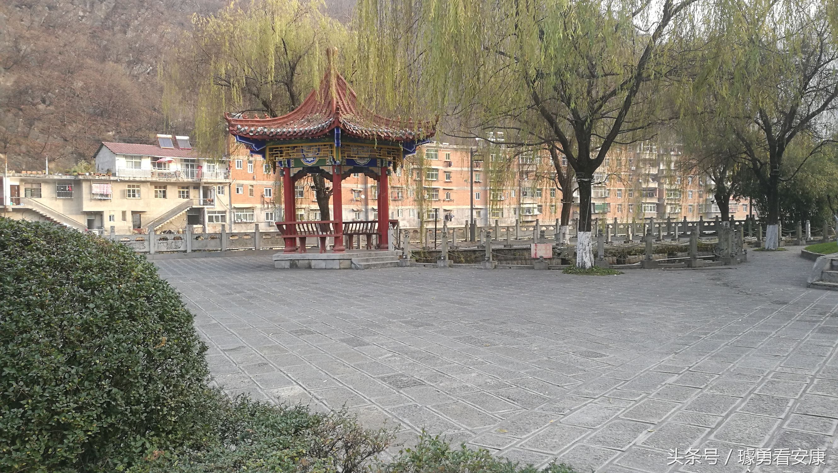 这里是中国慢城,一个让人能够宁静的城市这里环境美人情更美