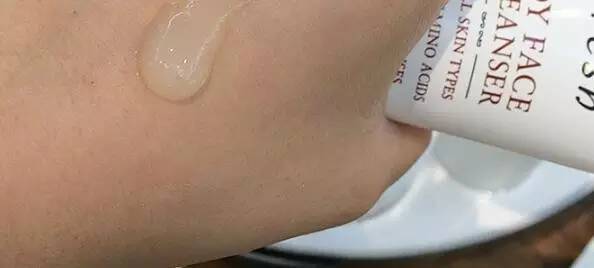 推荐给大家一款好用的护肤品,推荐一下最近很火的护肤品