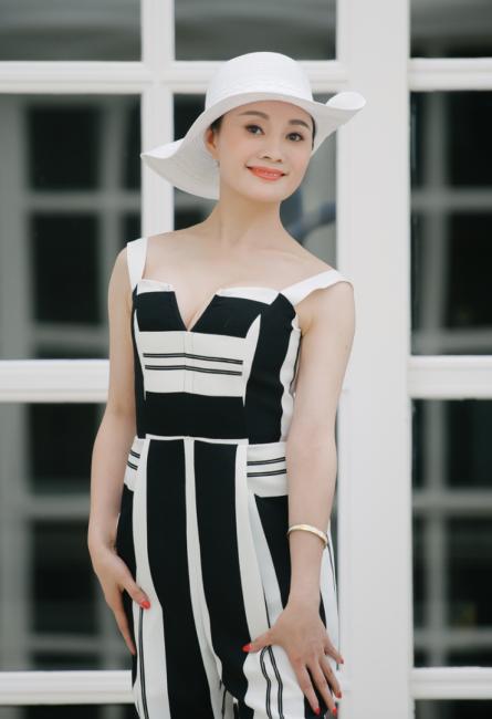 这是一个关于一群华人富婆，到澳洲买苦吃的故事