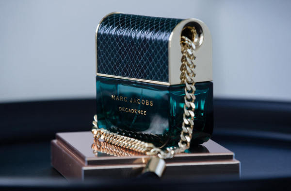 刷屏香水 (最火爆的一款香水是哪一款)