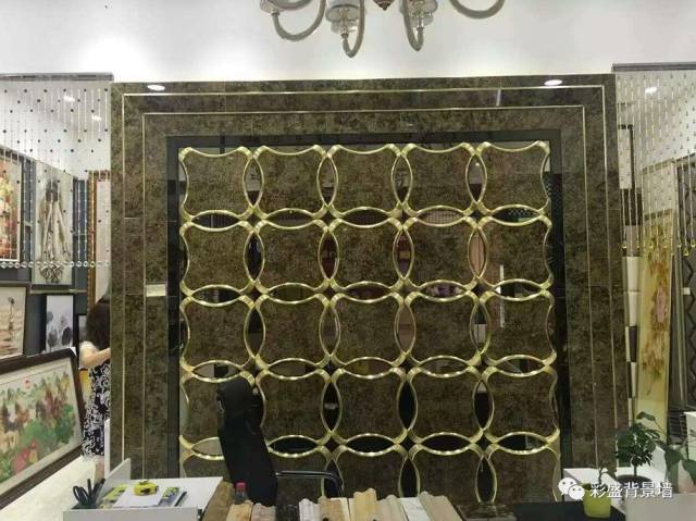 为什么聪明人才能赚大钱,玻璃背景墙有什么弊端