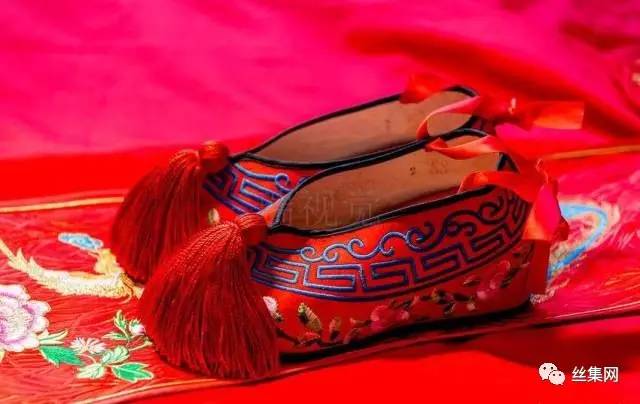 丝绸绣花鞋中高跟女鞋,公主的绣花鞋