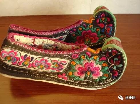 丝绸绣花鞋中高跟女鞋,公主的绣花鞋