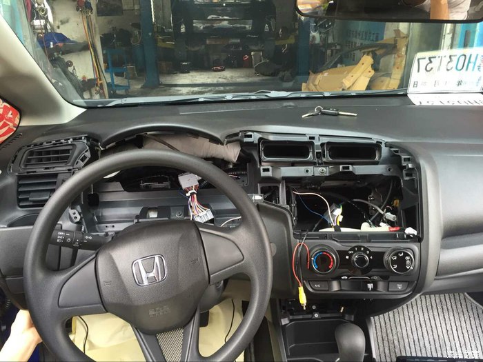 蓝色的飞度为什么便宜,蓝色飞度好看吗