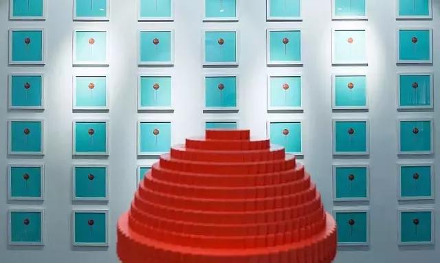 情色棒棒糖，展示成年人内心最私密隐晦的状态