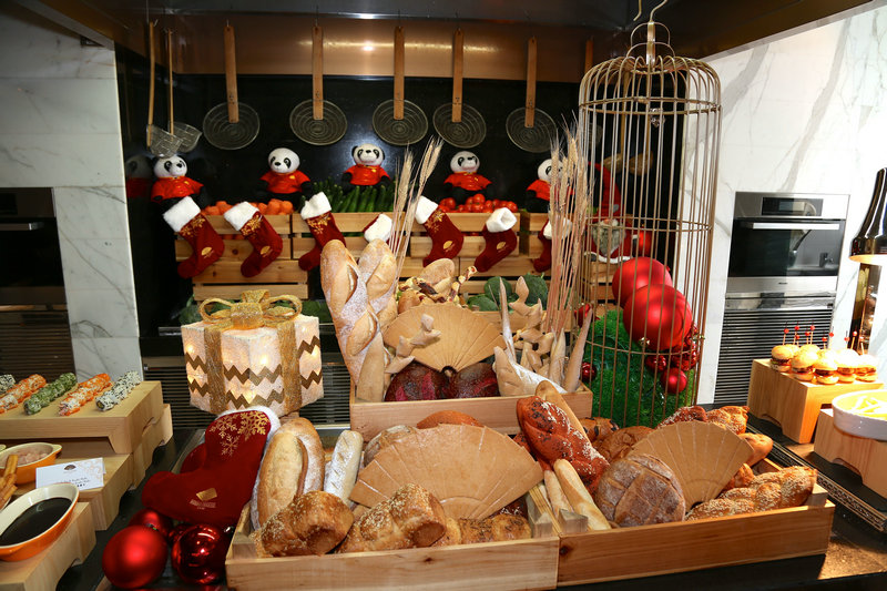 澳门旅游塔蹦极吃东西 (澳门旅游塔笨猪跳)