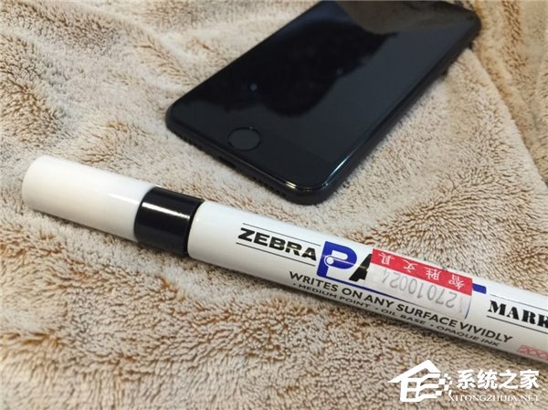 苹果7亮黑有划痕,苹果7plus屏幕上有划痕