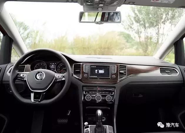 一辆车一个生活态度,高尔夫嘉旅手动挡试驾