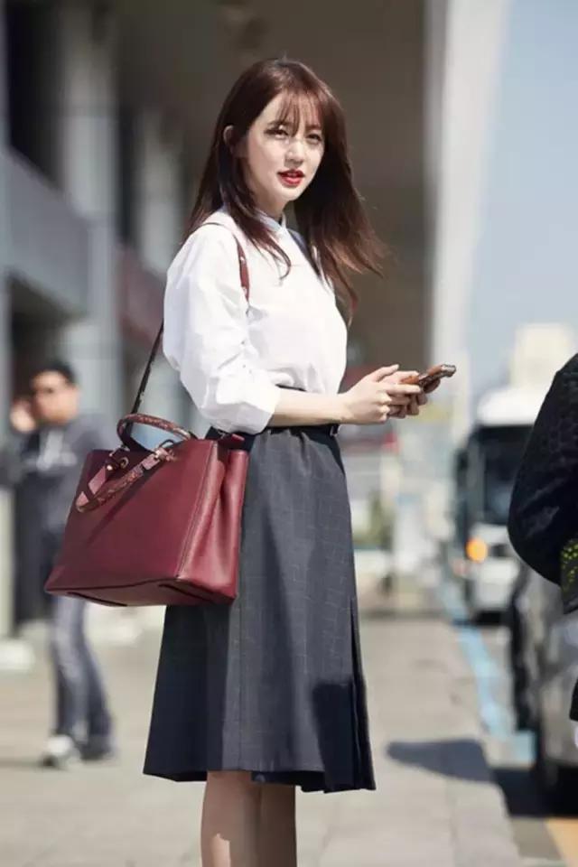 发型真的可以让脸看起来小一些嘛,适合大脸妹的减龄发型