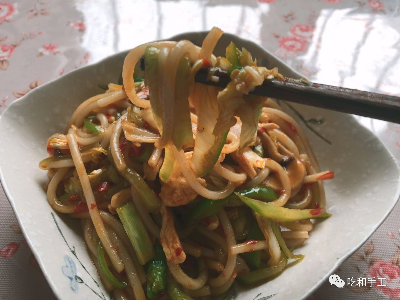 吃面食与吃米饭的南方人的区别,南方人都爱吃制作简单美味的米粉