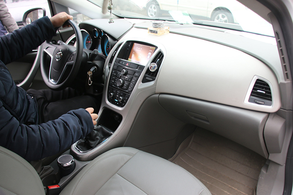 评估11年别克英朗xt二手车,2013年别克英朗xt二手车多少钱