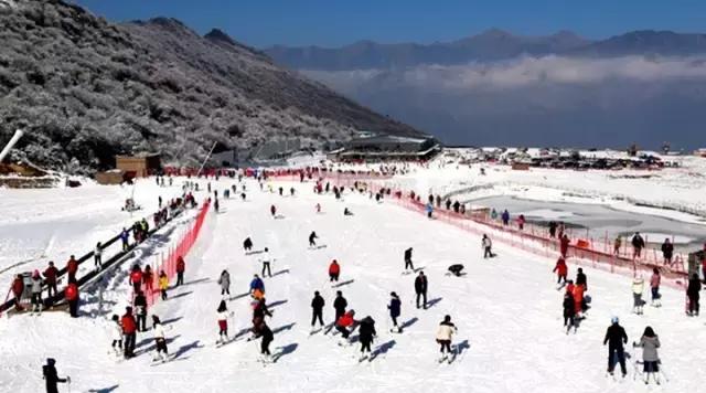 成都周边看雪滑雪的地方 (成都周边滑雪泡温泉好去处)