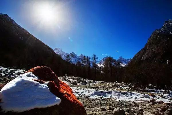 成都周边看雪滑雪的地方 (成都周边滑雪泡温泉好去处)