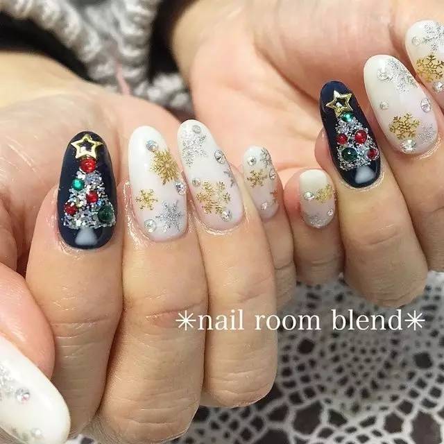 适合圣诞节的美甲你学会了吗,圣诞款美甲来啦简单的法式风