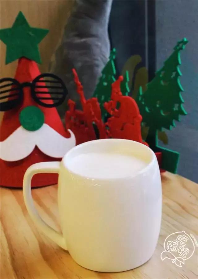 圣诞搞事啊!这杯咖啡竟好喝得我连杯子都吃掉了!