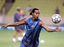 他是一个传奇的英文,他是一个传奇用英语怎么说