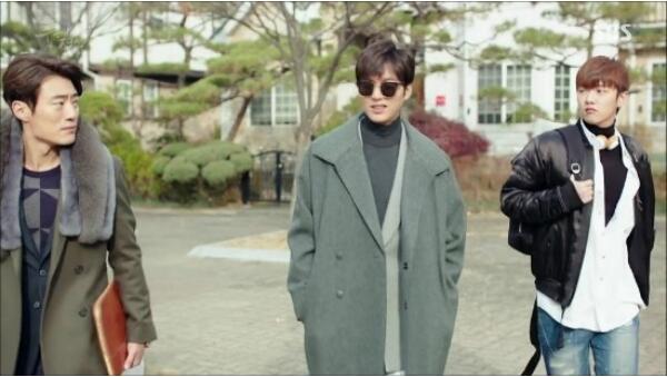 冬日穿搭女高端感大衣,丝贵纯都冬日烟花大衣