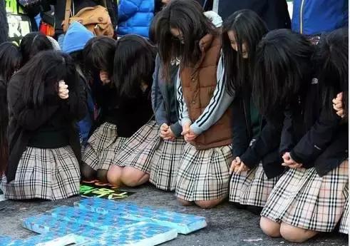 韩国人道歉为什么下跪,韩国人为什么那么容易下跪