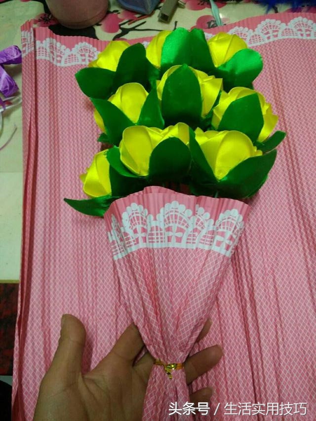 18朵丝带玫瑰花尖黑色包装教程,玫瑰花的包装教程