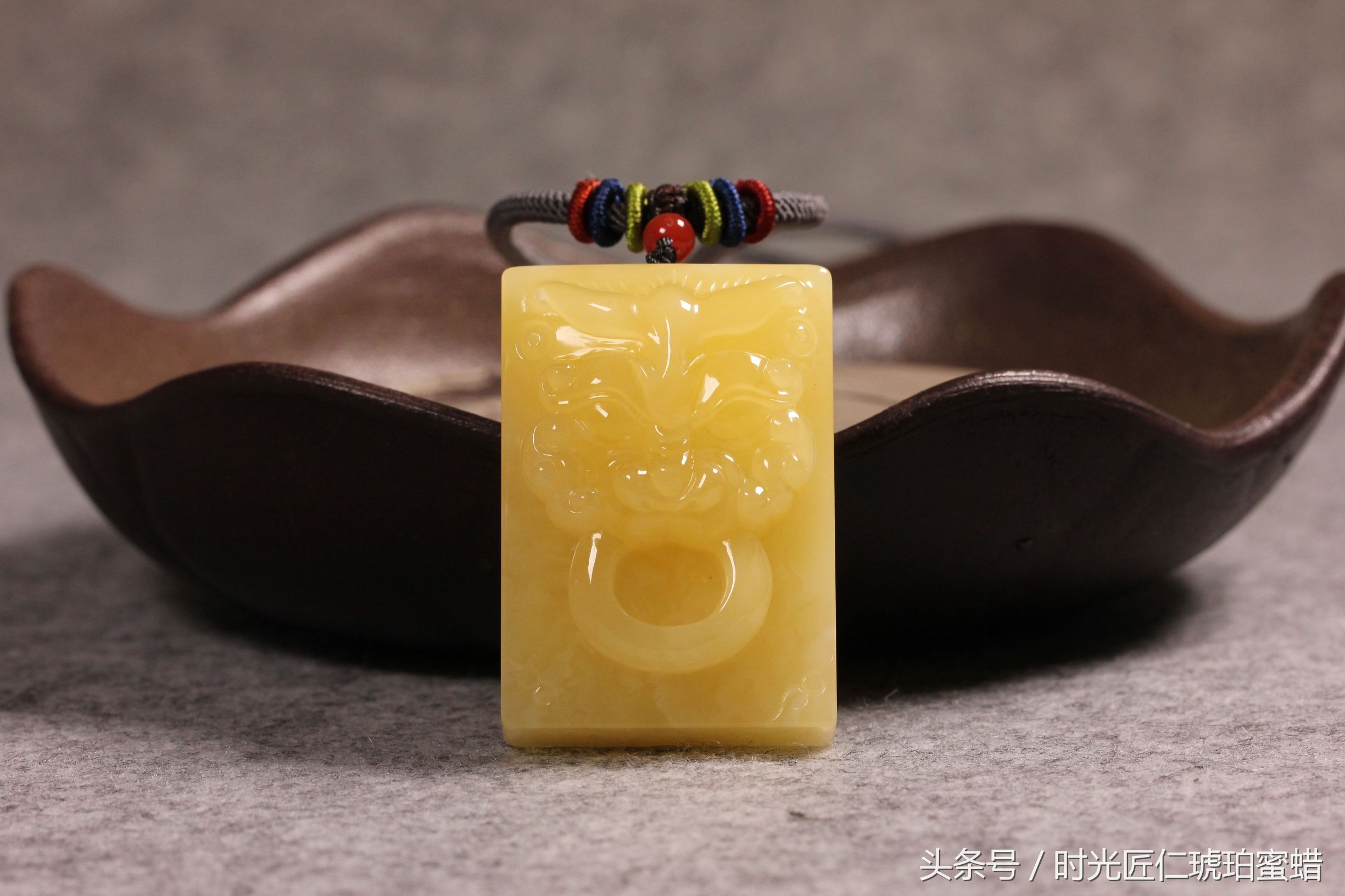 琥珀蜜蜡枕头功效与作用,药用蜜蜡和琥珀区别