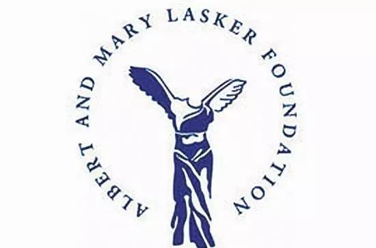 他被纳粹*害迫**，“玩拼图”玩出诺贝尔奖，打脸《Nature》