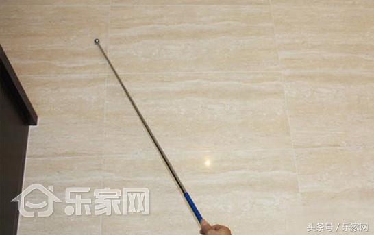 地砖突然会拱起怎么办,家里20年地砖突然拱起怎样解决