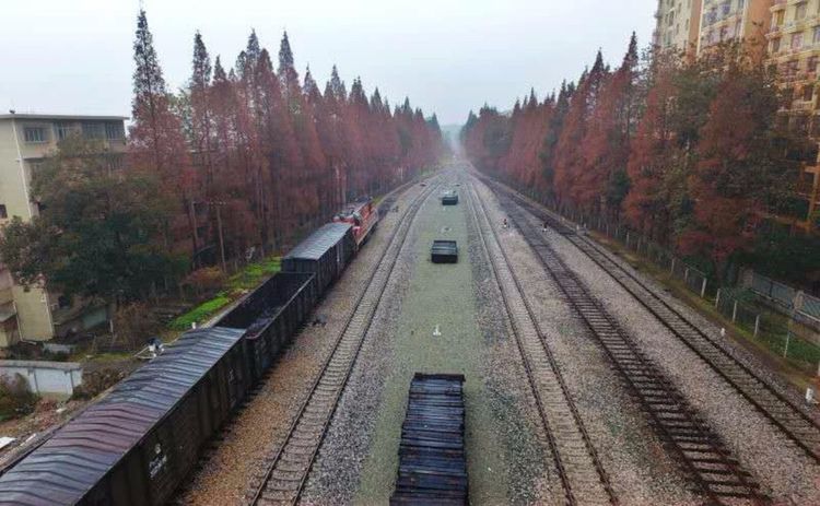 韶山伟人故居故事,韶山火车站历史资料