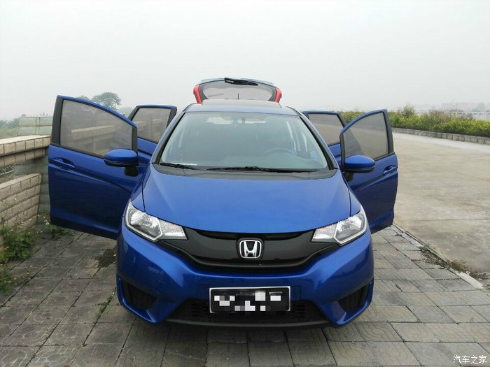 蓝色的飞度为什么便宜,蓝色飞度好看吗