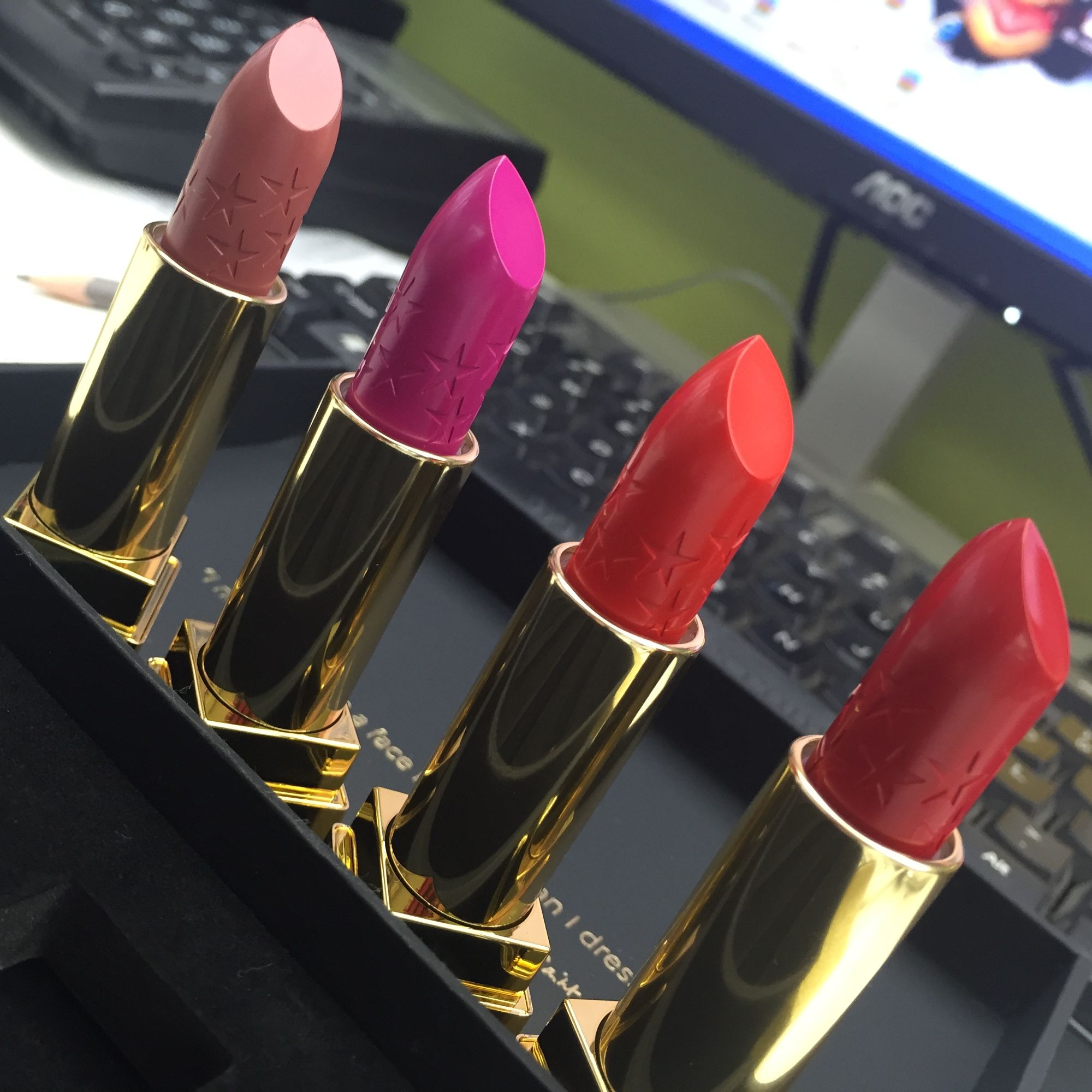 圣诞礼物：圣罗兰YSL星辰色号大科普！怎么买到斩男色？