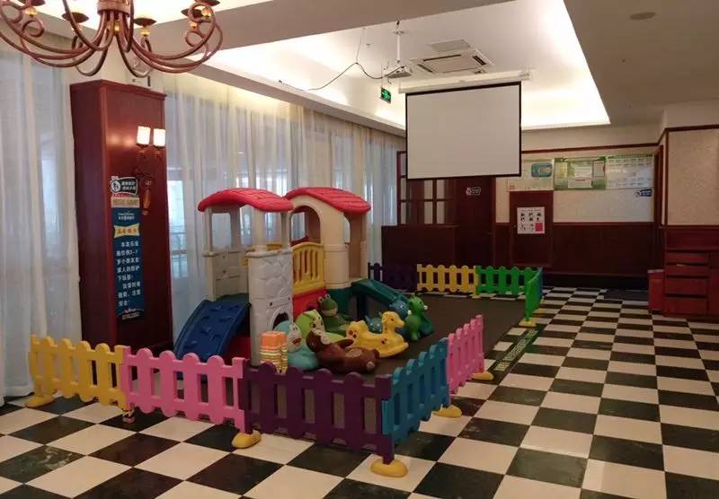 What?余姚嘉悦广场这家神店,来给您免费送奶茶啦?!