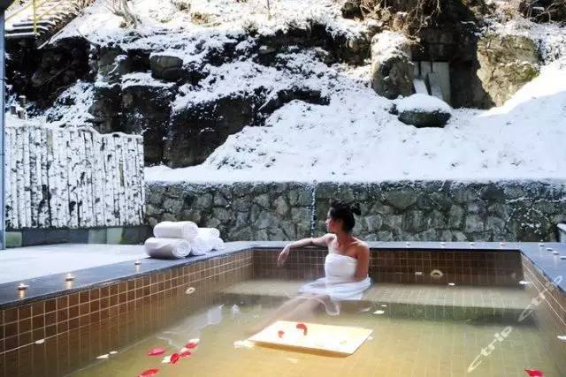 跟生活请个假放松一下心情,放下疲惫享受生活的美