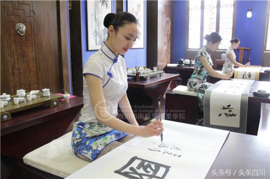 获得全球时尚盛典大奖,西航这个学校为什么这么时尚?