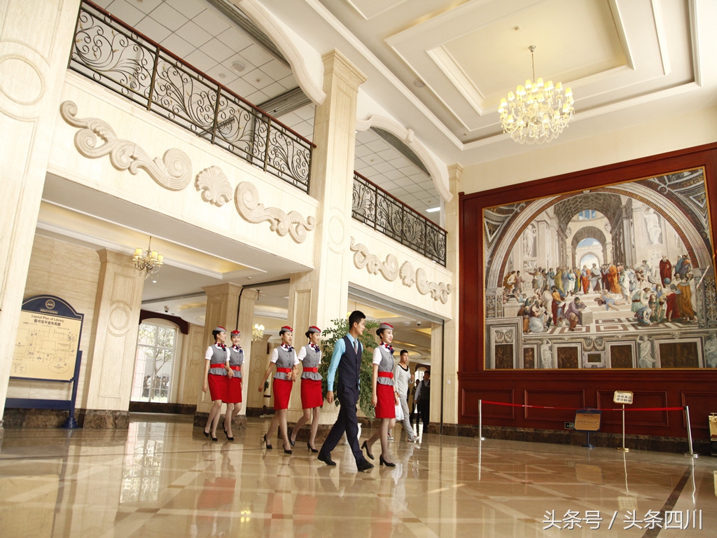 获得全球时尚盛典大奖,西航这个学校为什么这么时尚?