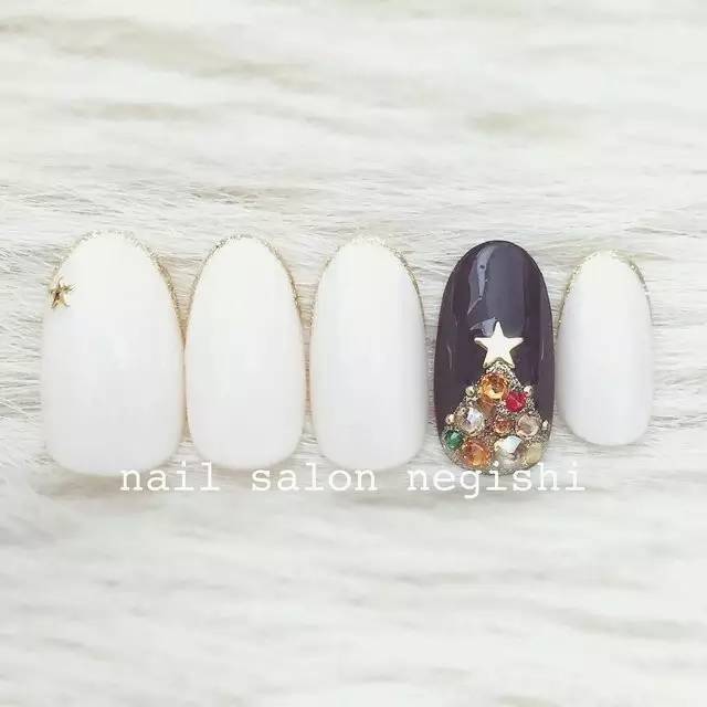 适合圣诞节的美甲你学会了吗,圣诞款美甲来啦简单的法式风