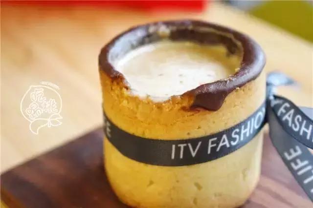 圣诞搞事啊!这杯咖啡竟好喝得我连杯子都吃掉了!