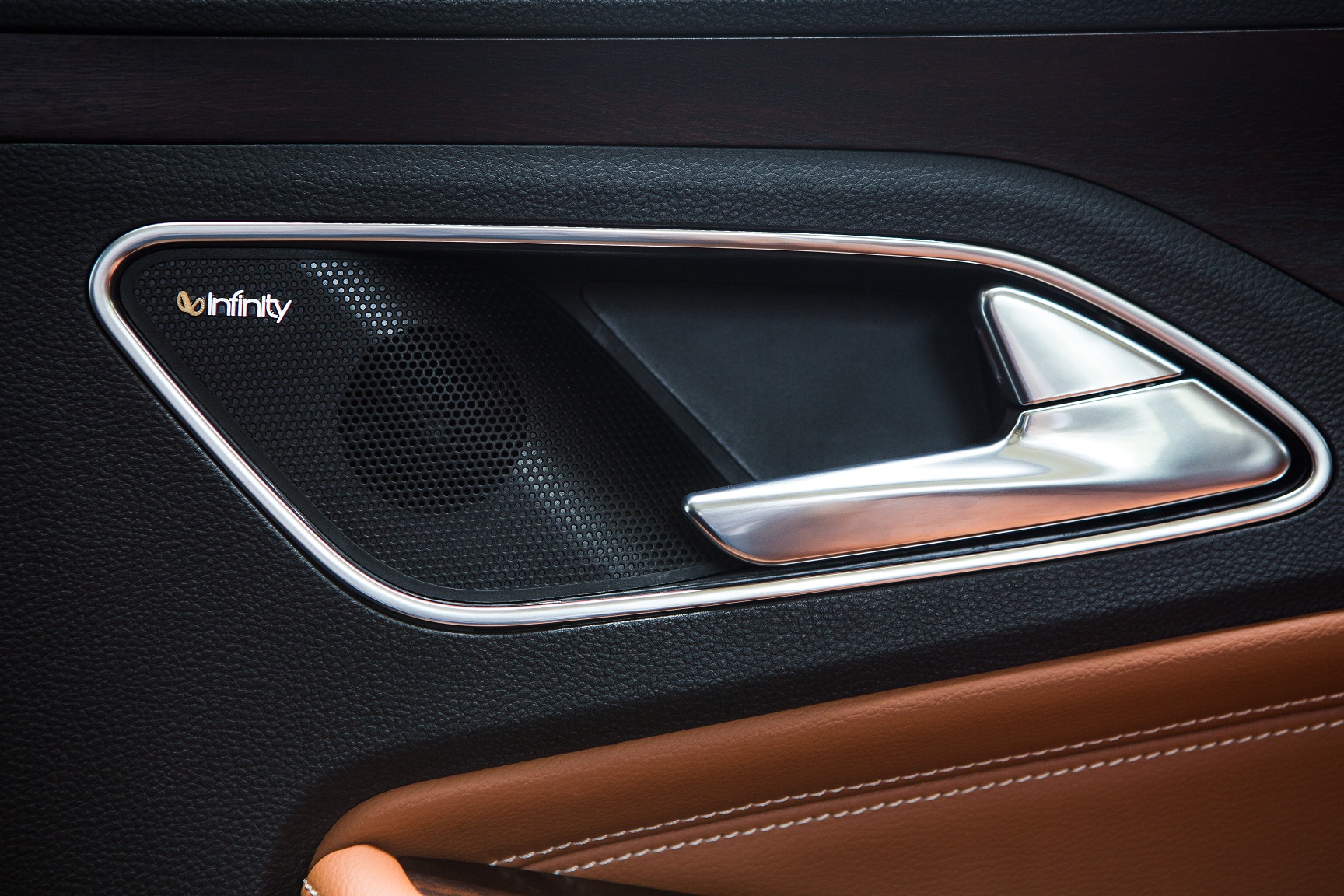 宝骏560音响直播,宝骏560豪华版多少个音响