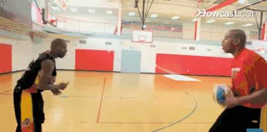 你听说过屁股也能传球吗？各种花式传球秀一脸！