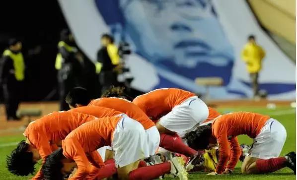 韩国人道歉为什么下跪,韩国人为什么那么容易下跪