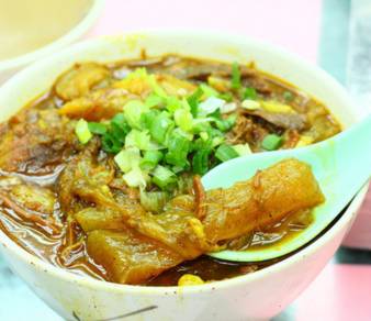 香港这家传统小吃牛肉汤店,明星经常光顾的香港牛腩店