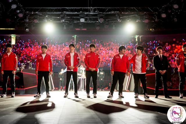 s6总决赛faker哭了全场高呼,faker连胜盲僧很膨胀竟然出个金身