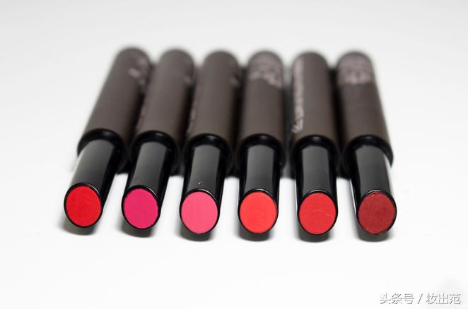秀智同款“姨妈色”得鲜按压口红试色