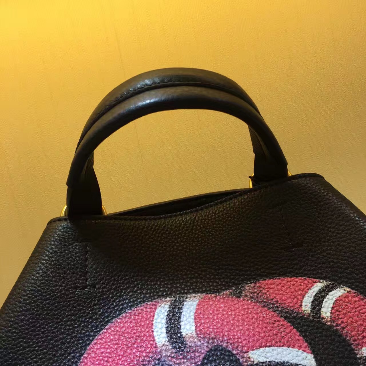 Gucci双肩包有盒子吗,gucci双肩包蝴蝶花