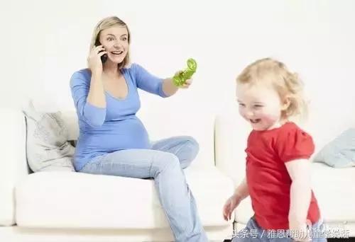 小朋友平时怎么玩打电话游戏,打电话的游戏怎么玩