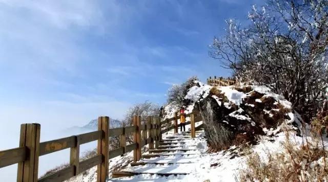 成都周边看雪滑雪的地方 (成都周边滑雪泡温泉好去处)