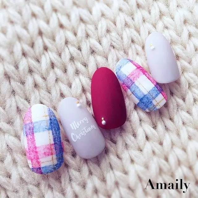 适合圣诞节的美甲你学会了吗,圣诞款美甲来啦简单的法式风