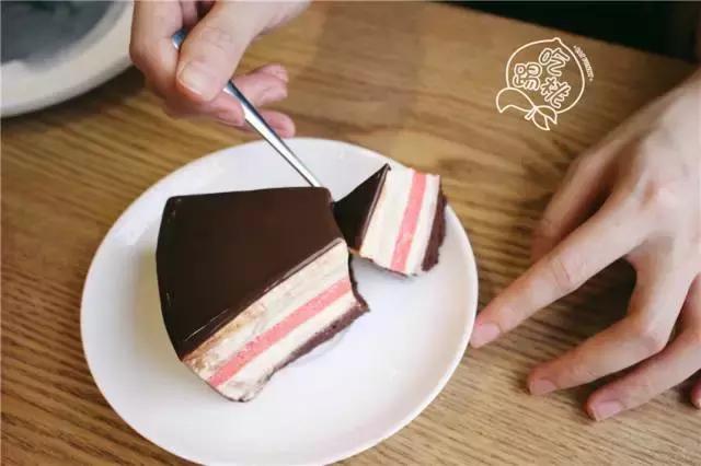 圣诞搞事啊!这杯咖啡竟好喝得我连杯子都吃掉了!